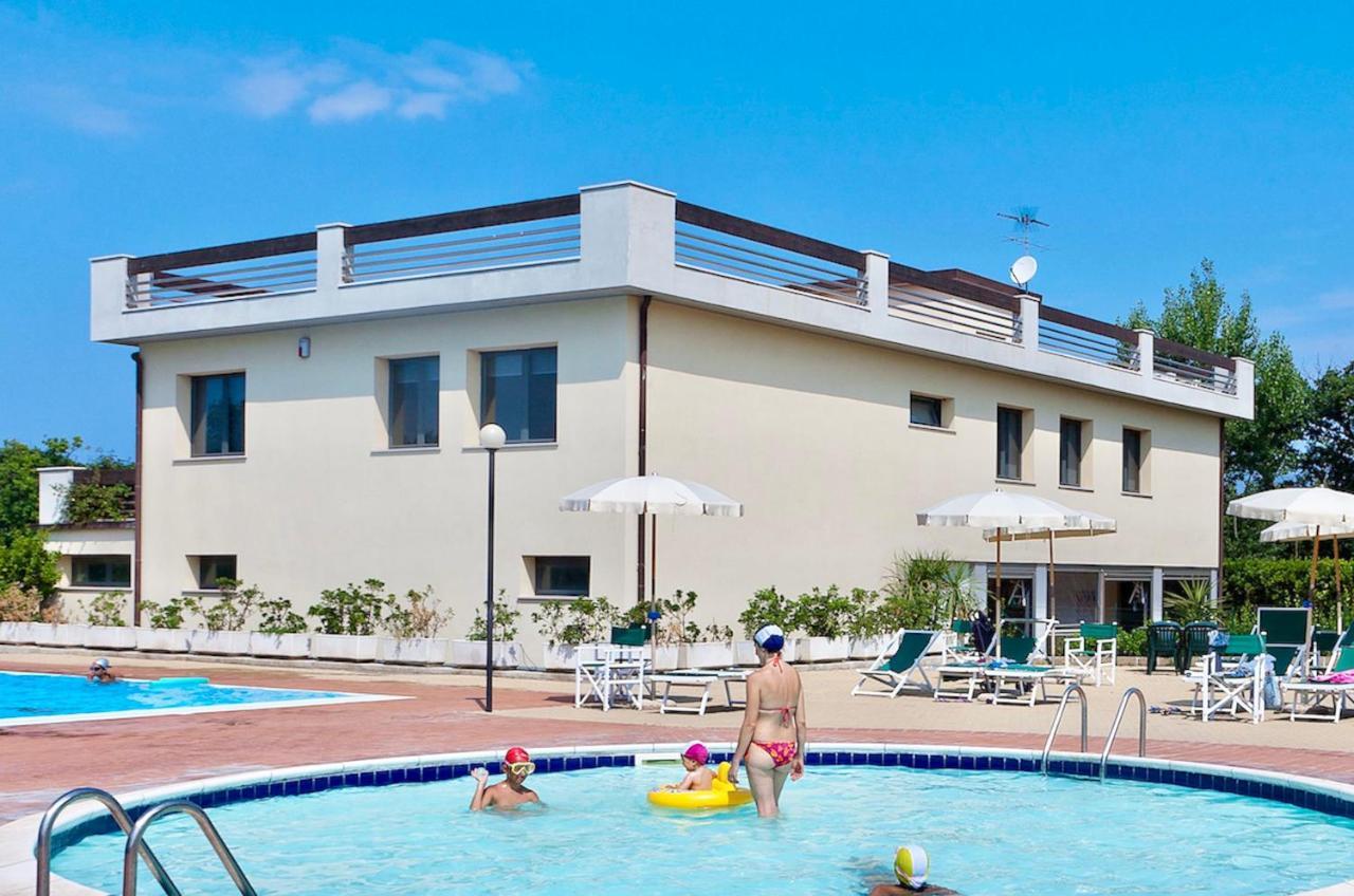 Isa-Apartments 4 Beds In Residence With Swimming-Pool In San Vincenzo, Just 600 Meters From The Sea Экстерьер фото